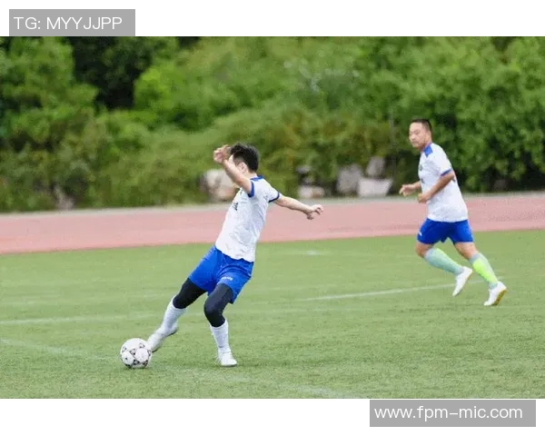 19号足球赛事精彩回顾与分析助你掌握比赛动态与球队表现